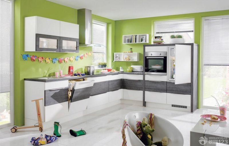 敞开式厨房绿色墙面装修效果图片2023款