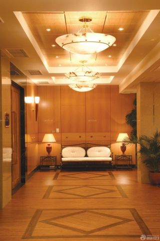 2023小型酒店大厅橡木地板效果图片