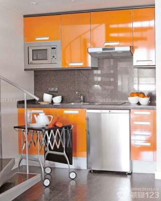 简约风格的厨房橱柜颜色装修效果图