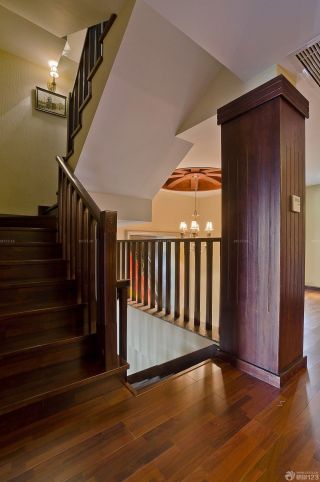 美式家居风格阁楼楼梯间设计装修图