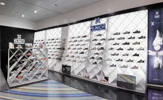 运动鞋店鞋柜设计装修效果图片