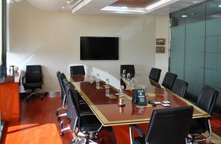 公司会议室红木色木地板装修设计效果图片
