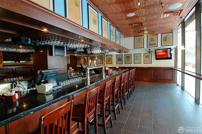 复古小酒吧设计灰色地砖装修效果图片