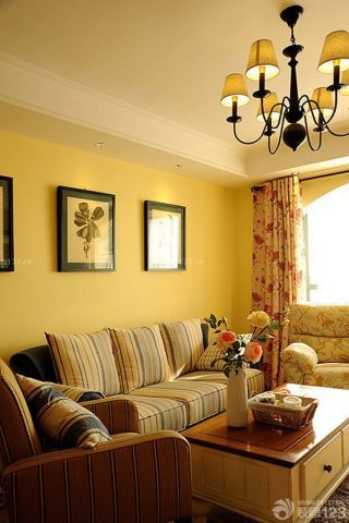 客厅墙面颜色黄色装修效果图片欣赏