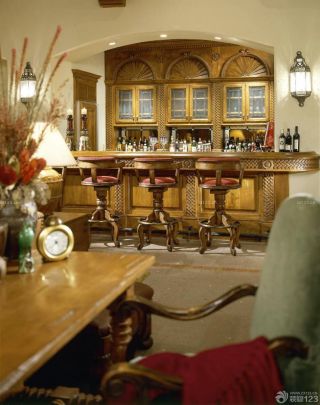 古典欧式风格家庭酒吧设计图片2023