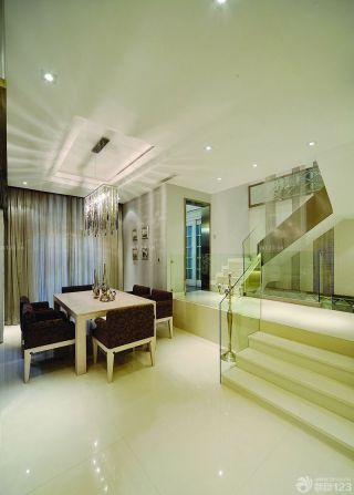 现代欧式家居室内玻璃楼梯扶手效果图