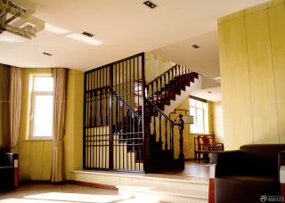 中式家庭室内木制楼梯扶手装修图