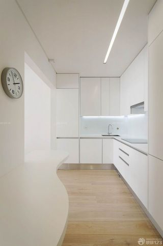 白色简约现代厨房装修效果图