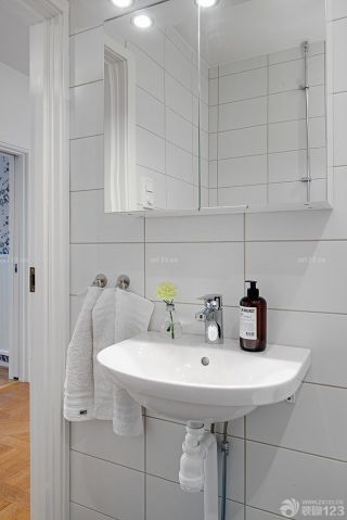 小卫生间白色瓷砖贴图效果设计