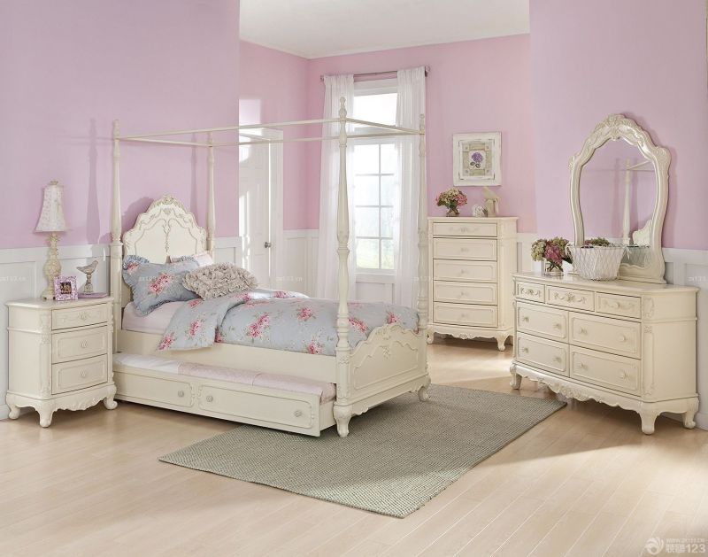 美式女生小卧室床设计装修效果图