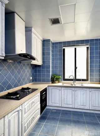 厨房蓝色墙砖墙面装修效果图片