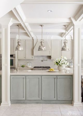 美式别墅设计小厨房装修效果图欣赏
