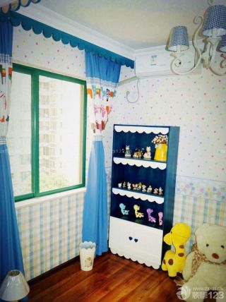 儿童房间蓝色窗帘装修效果图片