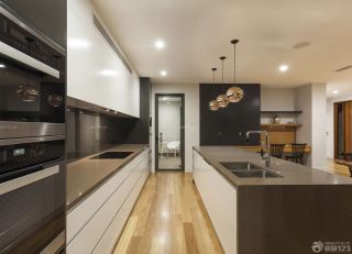 现代家装风格厨房门图片