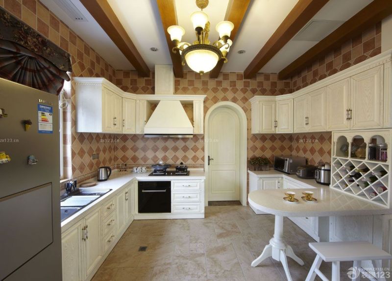 美式家装厨房门效果图片