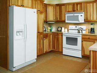 小厨房原木橱柜装修效果图片