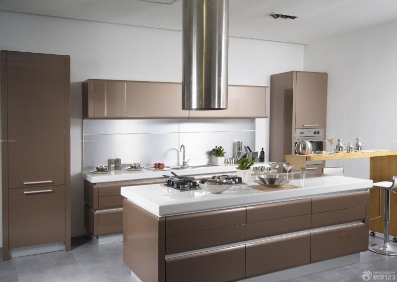 简约家装风格长方形厨房装修效果图