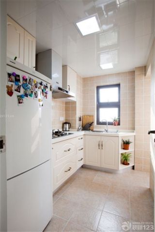 白色简约厨房装饰装修效果图片