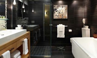 酒店厕所黑色瓷砖铺贴装修效果图