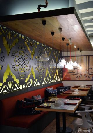 东南亚风格酒吧镂空雕花隔断装修效果图