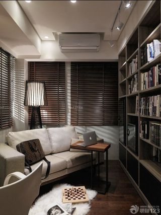 书房深褐色木地板装修装饰设计效果图片