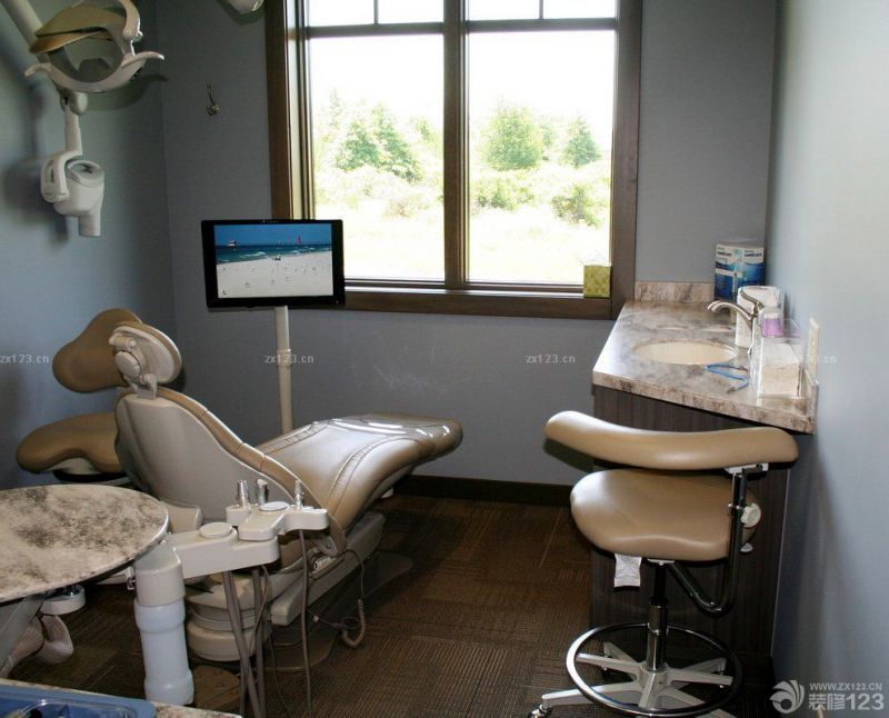 口腔医院小型室内窗户装修效果图片