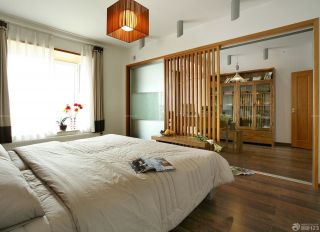 中式卧室镂空隔断装修设计图片