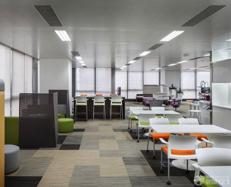 最新员工办公室室内吊顶装修效果图片