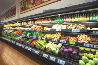 蔬菜超市深黄色木地板装修效果图片
