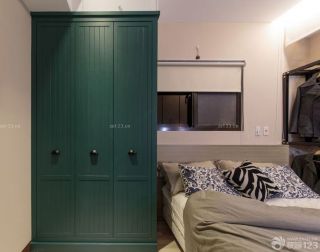 80平米小户型两室一厅卧室衣柜装修效果图