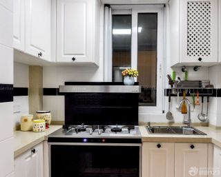 80平米小户型两室一厅厨房橱柜装修效果图
