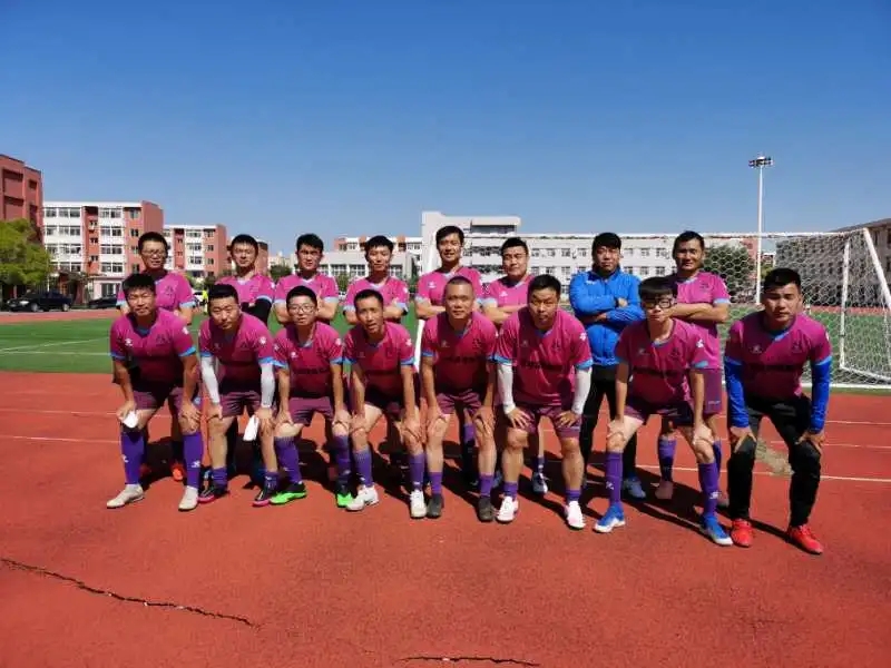 楚航集团赞助球队"狼道"荣获盘锦市“盘联杯”秋季足球比赛冠军！