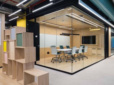 350平绚丽风格办公装修案例