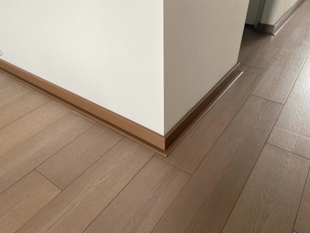 踢脚线材质如何选择