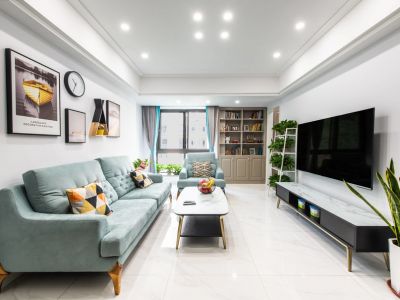 正黄翡翠湾115平简约风格三居室装修案例